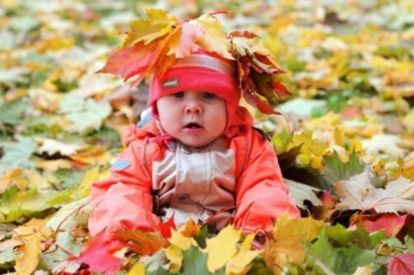 Делать фото малышей – настоящее удовольствие. Кроху можно посадить на теплый плед, а вокруг рассыпать листья. Получилось ярко и очень красиво. Делать фото малышей – настоящее удовольствие. Кроху можно посадить на теплый плед, а вокруг рассыпать листья. Получилось ярко и очень красиво.