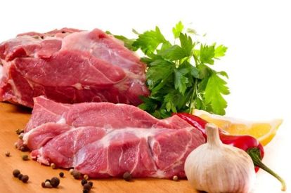 Для холодца я беру свежее (в идеале - парное) мясо. Из замороженного получается неплохо, но нет того самого неповторимого аромата и вкуса. Для холодца я беру свежее (в идеале - парное) мясо. Из замороженного получается неплохо, но нет того самого неповторимого аромата и вкуса.
