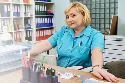 7. Если так получилось, что именно в этот день вам предстоит испытать все прелести постановки клизмы, можно пошутить над медперсоналом следующим образом. Перед тем, как получить свою дозу, наберите в рот воды. Когда медсестра начнет процесс, выдайте водный фонтан ртом. 7. Если так получилось, что именно в этот день вам предстоит испытать все прелести постановки клизмы, можно пошутить над медперсоналом следующим образом. Перед тем, как получить свою дозу, наберите в рот воды. Когда медсестра начнет процесс, выдайте водный фонтан ртом.