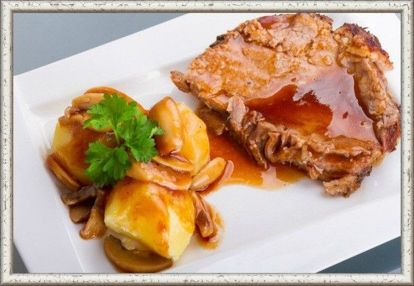 Есть огромное количество вкусных соусов, в состав которых входит вино. Но многие отказываются от алкогольных компонентов. Однако два кусочка сахара, предварительно растворенные в небольшом количестве уксуса, станут прекрасной заменой белого вина в соусе. Это отлично подойдет для мясных и рыбных блюд. Есть огромное количество вкусных соусов, в состав которых входит вино. Но многие отказываются от алкогольных компонентов. Однако два кусочка сахара, предварительно растворенные в небольшом количестве уксуса, станут прекрасной заменой белого вина в соусе. Это отлично подойдет для мясных и рыбных блюд.