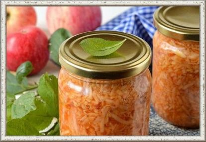 6. Яблочная стружка по-словацки. Яблоки очистить и натереть на крупной терке. Сразу уложить в банки, утрамбовать. На 1-литровую банку добавить 50-100 г сахара. Стерилизовать банки по 0.5 литра 20 минут, литровые – 30 минут. Использовать как начинку для пирогов, особенно из слоеного теста. 6. Яблочная стружка по-словацки. Яблоки очистить и натереть на крупной терке. Сразу уложить в банки, утрамбовать. На 1-литровую банку добавить 50-100 г сахара. Стерилизовать банки по 0.5 литра 20 минут, литровые – 30 минут. Использовать как начинку для пирогов, особенно из слоеного теста.