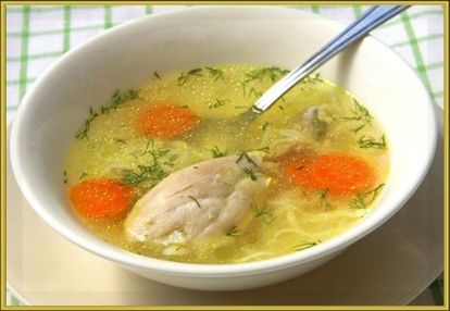 9. Овощной суп с курицей. Продукты: 50 г куриного филе, ½ стакана замороженных овощей (картофель, морковь, сладкий перец, кукуруза, сельдерей, лук), 1 кусочек тыквы, зелень. Приготовление: курицу отварить в подсоленной воде до готовности. Готовую курицу вынуть. Охладить, нарезать маленькими кубиками. В бульон положить предварительно размороженные овощи и нарезанную кубиками тыкву. Варить 10-15 минут на среднем огне, за пару минут до готовности добавить нарезанную зелень. В конце приготовления добавить в суп курицу. 9. Овощной суп с курицей. Продукты: 50 г куриного филе, ½ стакана замороженных овощей (картофель, морковь, сладкий перец, кукуруза, сельдерей, лук), 1 кусочек тыквы, зелень. Приготовление: курицу отварить в подсоленной воде до готовности. Готовую курицу вынуть. Охладить, нарезать маленькими кубиками. В бульон положить предварительно размороженные овощи и нарезанную кубиками тыкву. Варить 10-15 минут на среднем огне, за пару минут до готовности добавить нарезанную зелень. В конце приготовления добавить в суп курицу.