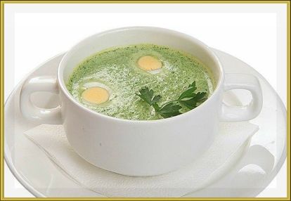 13. Суп «Зелёный» со шпинатом. Продукты: 50-100 г мяса,1 средняя картофелина, замороженный шпинат (2 ст. ложки с горкой), 1 варёное яйцо, сметана, соль. Приготовление: мясо отварить до готовности, вынуть. Нарезать кусочками. В бульон положить замороженный шпинат (не размораживать) и нарезанный кубиками картофель. Посолить. Варить до готовности картофеля примерно 10-15 минут. Выключить суп, добавить мясо и нарезанное яйцо. Перед подачей положить сметану. 13. Суп «Зелёный» со шпинатом. Продукты: 50-100 г мяса,1 средняя картофелина, замороженный шпинат (2 ст. ложки с горкой), 1 варёное яйцо, сметана, соль. Приготовление: мясо отварить до готовности, вынуть. Нарезать кусочками. В бульон положить замороженный шпинат (не размораживать) и нарезанный кубиками картофель. Посолить. Варить до готовности картофеля примерно 10-15 минут. Выключить суп, добавить мясо и нарезанное яйцо. Перед подачей положить сметану.