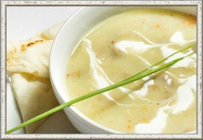 9. Пюре из индейки (от 8 месяцев). Продукты: индейка 100 г, вода 0.5 ст., оливковое масло 0.5 ч. л. Приготовление: сварить мясо индейки на пару или в кастрюле с водой (от 40 до 60 минут). Мясо вынуть, порезать на небольшие кусочки, сложить в блендер. К мясу добавить ¼ стакана кипяченой воды, блендером начать измельчать мясо. Туда же добавить оливковое масло. Если пюре окажется суховатым – подливать воды до получения однородной массы. Подавать отдельно или вместе с овощным пюре. 9. Пюре из индейки (от 8 месяцев). Продукты: индейка 100 г, вода 0.5 ст., оливковое масло 0.5 ч. л. Приготовление: сварить мясо индейки на пару или в кастрюле с водой (от 40 до 60 минут). Мясо вынуть, порезать на небольшие кусочки, сложить в блендер. К мясу добавить ¼ стакана кипяченой воды, блендером начать измельчать мясо. Туда же добавить оливковое масло. Если пюре окажется суховатым – подливать воды до получения однородной массы. Подавать отдельно или вместе с овощным пюре.