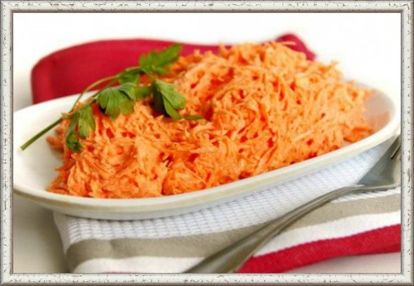 9. Морковный салат с майонезом и чесноком. Морковь (200 г) помыть, очистить и натереть на мелкой терке. 2 дольки чеснока пропустить через пресс. Перемешать тертую морковь, чеснок, соль и 2 ст. л. майонеза. 9. Морковный салат с майонезом и чесноком. Морковь (200 г) помыть, очистить и натереть на мелкой терке. 2 дольки чеснока пропустить через пресс. Перемешать тертую морковь, чеснок, соль и 2 ст. л. майонеза.