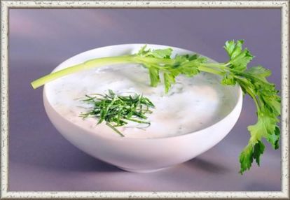 10. Секретный соус для шаурмы без майонеза. Продукты: 100 г нежирной сметаны, 100 г густой ряженки, 1-2 зубка чеснока, 1 ст. ложка смеси восточных пряностей, соль и свежая зелень по вкусу. Приготовление: Смешать сметану и ряженку, добавить по вкусу рубленую зелень, соль и смесь восточных пряностей, несколько зубчиков толченого чеснока. Дать настояться 10-20 минут. 10. Секретный соус для шаурмы без майонеза. Продукты: 100 г нежирной сметаны, 100 г густой ряженки, 1-2 зубка чеснока, 1 ст. ложка смеси восточных пряностей, соль и свежая зелень по вкусу. Приготовление: Смешать сметану и ряженку, добавить по вкусу рубленую зелень, соль и смесь восточных пряностей, несколько зубчиков толченого чеснока. Дать настояться 10-20 минут.
