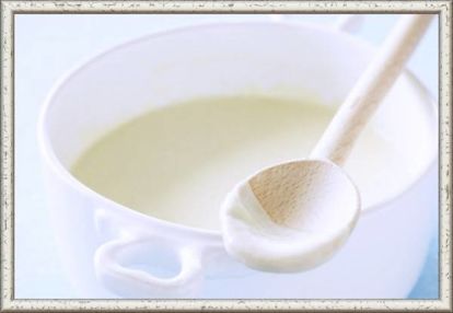 4. Бешамель. Продукты: 1/4 ч. ложки белого перца, 1/4 ч. ложки соли, щепотка мускатного ореха, 300 мл молока, 2 ст. ложки сливочного масла, 2 ст. ложки муки. Приготовление: растопить масло в кастрюле. Добавить муку и обжаривать 2 минуты на медленном огне. Медленно влить молоко и перемешать, тушить до загустения. Положить специи и варить еще 2 минуты. 4. Бешамель. Продукты: 1/4 ч. ложки белого перца, 1/4 ч. ложки соли, щепотка мускатного ореха, 300 мл молока, 2 ст. ложки сливочного масла, 2 ст. ложки муки. Приготовление: растопить масло в кастрюле. Добавить муку и обжаривать 2 минуты на медленном огне. Медленно влить молоко и перемешать, тушить до загустения. Положить специи и варить еще 2 минуты.