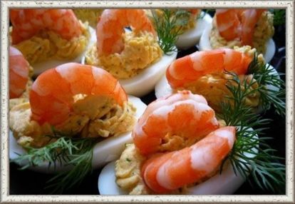 15. Морская стихия. Желток нарезанные креветки. Сверху также украсить целой креветкой. 15. Морская стихия. Желток нарезанные креветки. Сверху также украсить целой креветкой.