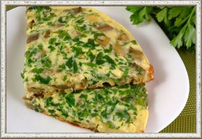 12. Омлет с луком. Продукты: 1/3 стакана молока, 2 яйца, растительное масло, зеленый лук, соль, перец. Приготовление: поставьте сковороду на огонь и налейте в нее растительное масло. В это время разбейте яйца в глубокую тарелку, добавьте молоко, капельку перца, щепотку соли. Все это взбейте венчиком, вылейте в сковороду, убавьте немного огонь и готовьте под крышкой 10 минут. Нарежьте зеленый лук, посыпьте его сверху омлета. Возьмите лопаточку и аккуратно сверните омлет пополам, чтобы лук оказался в середине. Оставьте в сковороде еще на минуту. 12. Омлет с луком. Продукты: 1/3 стакана молока, 2 яйца, растительное масло, зеленый лук, соль, перец. Приготовление: поставьте сковороду на огонь и налейте в нее растительное масло. В это время разбейте яйца в глубокую тарелку, добавьте молоко, капельку перца, щепотку соли. Все это взбейте венчиком, вылейте в сковороду, убавьте немного огонь и готовьте под крышкой 10 минут. Нарежьте зеленый лук, посыпьте его сверху омлета. Возьмите лопаточку и аккуратно сверните омлет пополам, чтобы лук оказался в середине. Оставьте в сковороде еще на минуту.