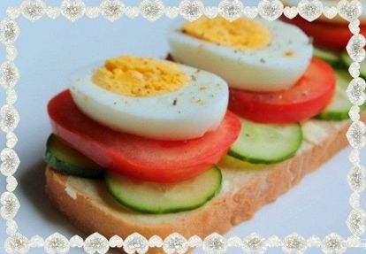 14. Бутерброды вегетарианские. Все что нужно для приготовления: хлеб, яйцо вареное, масло сливочное, помидор, огурец и болгарский перец. 14. Бутерброды вегетарианские. Все что нужно для приготовления: хлеб, яйцо вареное, масло сливочное, помидор, огурец и болгарский перец.
