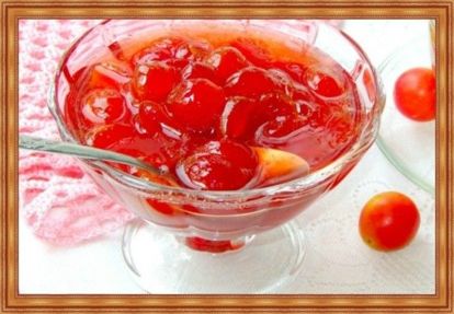 2. Варенье из алычи с косточками. На 1 стакан воды, 1 кг алычи, 1,5 кг сахара. Это варенье вариться в несколько приемов. Приготовить слабый сироп из стакана воды и 3-х столовых ложек сахара, проварить фрукты 3 минуты, опустив в кипящую жидкость. Затем вынуть. В сироп добавить оставшийся сахар, довести до кипения, опустить алычу и проварить 5 минут. Пусть постоит несколько часов. Затем проварить варенье еще по 5 минут 2 раза и закатать. 2. Варенье из алычи с косточками. На 1 стакан воды, 1 кг алычи, 1,5 кг сахара. Это варенье вариться в несколько приемов. Приготовить слабый сироп из стакана воды и 3-х столовых ложек сахара, проварить фрукты 3 минуты, опустив в кипящую жидкость. Затем вынуть. В сироп добавить оставшийся сахар, довести до кипения, опустить алычу и проварить 5 минут. Пусть постоит несколько часов. Затем проварить варенье еще по 5 минут 2 раза и закатать.