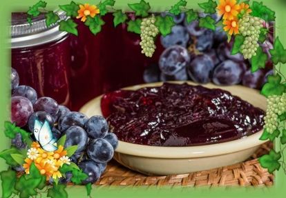 16. Ягодное желе из винограда с черникой. Продукты: 200 г ягод винограда, 200 г черники (можно замороженной), 50 г желатина, 150 г сахара. Приготовление: ягоды винограда снять с веточек, промыть, разрезать пополам и вынуть косточки. Вымыть чернику, обсушить. В миску насыпать сахар, залить 350 мл воды и сварить сахарный сироп. Охладить его при комнатной температуре. Желатин залить 150 мл воды, дать набухнуть, затем распустить его на слабом огне, не доводя до кипения, процедить и соединить с сахарным сиропом. Ягоды выложить в форму и залить желатиновой смесью и поставить в холодильник на 1-2 часа. 16. Ягодное желе из винограда с черникой. Продукты: 200 г ягод винограда, 200 г черники (можно замороженной), 50 г желатина, 150 г сахара. Приготовление: ягоды винограда снять с веточек, промыть, разрезать пополам и вынуть косточки. Вымыть чернику, обсушить. В миску насыпать сахар, залить 350 мл воды и сварить сахарный сироп. Охладить его при комнатной температуре. Желатин залить 150 мл воды, дать набухнуть, затем распустить его на слабом огне, не доводя до кипения, процедить и соединить с сахарным сиропом. Ягоды выложить в форму и залить желатиновой смесью и поставить в холодильник на 1-2 часа.