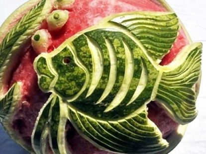 Здесь композиция продумана целиком. Помимо красивой объёмной рыбки есть и так необходимые для водной среды водоросли. Здесь композиция продумана целиком. Помимо красивой объёмной рыбки есть и так необходимые для водной среды водоросли.