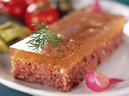 Чтобы холодец получился густым, добавьте при варке мяса шкурки с сала. В них содержится много желирующих веществ. Чтобы холодец получился густым, добавьте при варке мяса шкурки с сала. В них содержится много желирующих веществ.