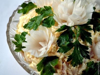 Салат "Белые хризантемы"
