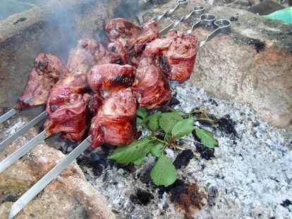 При приготовлении любого мяса (тушении, жарке шашлыка) добавьте веточки вишни. Блюдо получится более вкусным и ароматным! При приготовлении любого мяса (тушении, жарке шашлыка) добавьте веточки вишни. Блюдо получится более вкусным и ароматным!