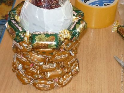 Ананас из конфет и коньяка своими руками 1169 Ананас из конфет и коньяка своими руками 32