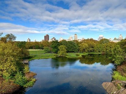 Центральный парк (Нью-Йорк, США). Здесь назначают свидание тысячам влюбленных. В разное время года в парке можно кататься на коньках и санках, бегать, ловить рыбу, плавать на лодке, собирать грибы, запускать воздушных змеев, кормить белок и птиц, устраивать пикники или праздновать свадьбы, играть и просто валяться на траве. Центральный парк (Нью-Йорк, США). Здесь назначают свидание тысячам влюбленных. В разное время года в парке можно кататься на коньках и санках, бегать, ловить рыбу, плавать на лодке, собирать грибы, запускать воздушных змеев, кормить белок и птиц, устраивать пикники или праздновать свадьбы, играть и просто валяться на траве.