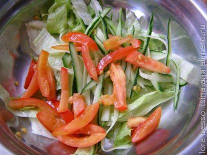 салат легкий, соберем в миске овощи