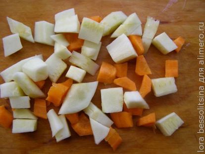 морковь и кабачок нарезаны
