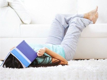 5. Водка способна удалять трудновыводимые пятна с ковров и мягкой мебели. Если водка осталась после вечеринки —исправить последствия этой самой вечеринки она поможет запросто. 5. Водка способна удалять трудновыводимые пятна с ковров и мягкой мебели. Если водка осталась после вечеринки —исправить последствия этой самой вечеринки она поможет запросто.