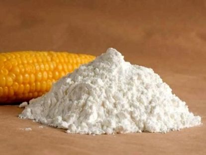 Для чистки ковров пригодится кукурузный крахмал. Просто распределите небольшое его количество по поверхности ковра перед тем, как пылесосить. Для чистки ковров пригодится кукурузный крахмал. Просто распределите небольшое его количество по поверхности ковра перед тем, как пылесосить.