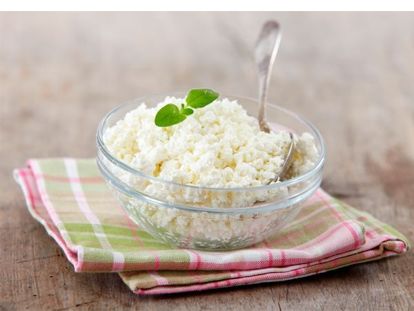 Похудеть на твороге намного проще, чем на многих других продуктах – он хорошо усваивается организмом, нормализует пищеварение, способствует очищению кишечника и выведению токсинов, регулирует уровень холестерина и сахара в крови. Похудеть на твороге намного проще, чем на многих других продуктах – он хорошо усваивается организмом, нормализует пищеварение, способствует очищению кишечника и выведению токсинов, регулирует уровень холестерина и сахара в крови.