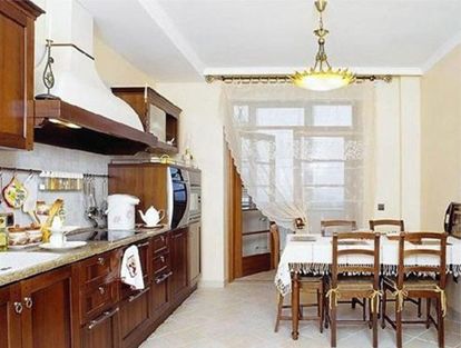 Большое значение для дизайна кухни с балконом имеет грамотный дизайн штор. Можно выбрать рулонные, римские или тканевые шторы в зависимости от стиля интерьера и личных предпочтений. Большое значение для дизайна кухни с балконом имеет грамотный дизайн штор. Можно выбрать рулонные, римские или тканевые шторы в зависимости от стиля интерьера и личных предпочтений.