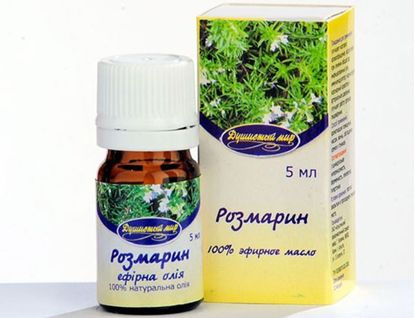Эфирное масло розмарина. Полезно при колитах, физическом и умственном переутомлении, сердечных неврозах, нарушениях менструального цикла, при бессоннице, истерии, неврастении, мигрени, вегетативной дистонии, гипертонии и импотенции. Способы применения: 2-3 капли масла на 1 ч.л. меда 2-3 раза в день; аромалампы 2-8 капель; ванны, сауны - 3-10 капель, массаж - 5 капель на 10 г раст.масла; ингаляции - 1-4 капли. Эфирное масло розмарина. Полезно при колитах, физическом и умственном переутомлении, сердечных неврозах, нарушениях менструального цикла, при бессоннице, истерии, неврастении, мигрени, вегетативной дистонии, гипертонии и импотенции. Способы применения: 2-3 капли масла на 1 ч.л. меда 2-3 раза в день; аромалампы 2-8 капель; ванны, сауны - 3-10 капель, массаж - 5 капель на 10 г раст.масла; ингаляции - 1-4 капли.