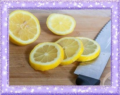 10. Чистка ножей. Ножи, которыми долгое время не пользуешься, покрываются налетом. Чтобы избавиться от него, посыпьте лезвие морской солью, а затем потрите лимонной цедрой. Ножи будут как новенькие. 10. Чистка ножей. Ножи, которыми долгое время не пользуешься, покрываются налетом. Чтобы избавиться от него, посыпьте лезвие морской солью, а затем потрите лимонной цедрой. Ножи будут как новенькие.