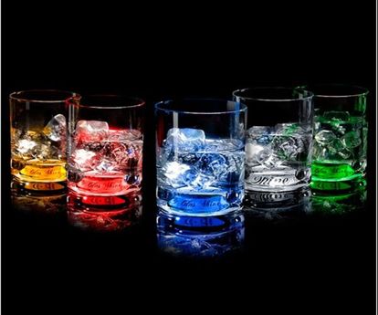 "GlasShine" — это запатентованная технология, аналогов которой нет в мире. Ее уникальность заключается в методе «включения» подсветки — от прикосновения руки. Интерактивный свет возникает, словно по волшебству, и на первый взгляд кажется необъяснимым — вызывает радостное удивление. "GlasShine" — это запатентованная технология, аналогов которой нет в мире. Ее уникальность заключается в методе «включения» подсветки — от прикосновения руки. Интерактивный свет возникает, словно по волшебству, и на первый взгляд кажется необъяснимым — вызывает радостное удивление.