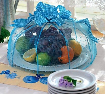 Эта вещь хороша для дачной кухни - защита от насекомых. Сделать ее можно, использовав проволоку и сетку. Сверху в тон украшается атласным бантом, по бокам нанизываем бисер и вуаля! Эта вещь хороша для дачной кухни - защита от насекомых. Сделать ее можно, использовав проволоку и сетку. Сверху в тон украшается атласным бантом, по бокам нанизываем бисер и вуаля!