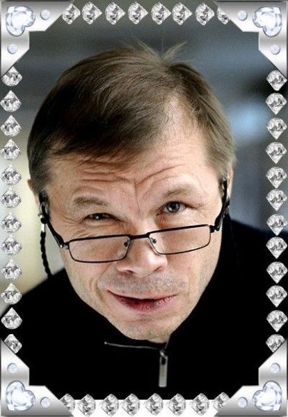 Александр Баширов. Может быть, кто-то не знает его по имени, но абсолютно точно все знают его в лицо. Точнее, знают персонажей, которых он играл в кино. В силу странности этих самых персонажей и самого Александра Баширова его считают немного странным. И хоть внешность его нельзя назвать красивой, актер он действительно талантливый. Александр Баширов. Может быть, кто-то не знает его по имени, но абсолютно точно все знают его в лицо. Точнее, знают персонажей, которых он играл в кино. В силу странности этих самых персонажей и самого Александра Баширова его считают немного странным. И хоть внешность его нельзя назвать красивой, актер он действительно талантливый.