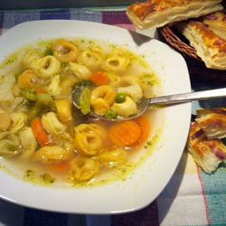 Овощной суп с тортеллини