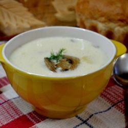 Нежный суп с грибами и плавленым сыром