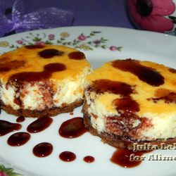 Смотреть Чизкейк «Кофе с молоком» на шоколадной основе, рецепт — Вкусо.ру видео Смотреть Чизкейк «Кофе с молоком» на шоколадной основе, рецепт — Вкусо.ру видео