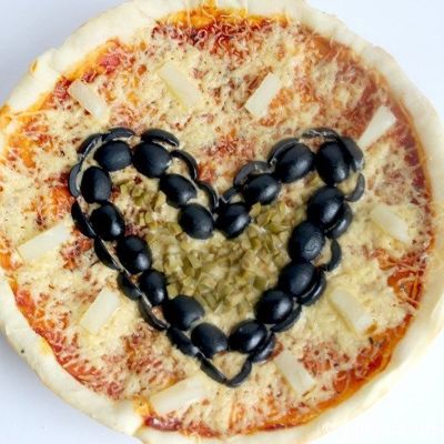 Пицца в виде сердца