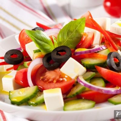 Греческого салат с фетаксой