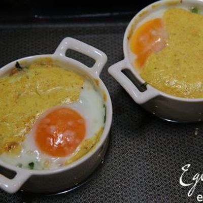 Кабачок с яйцами кокот по-индийски