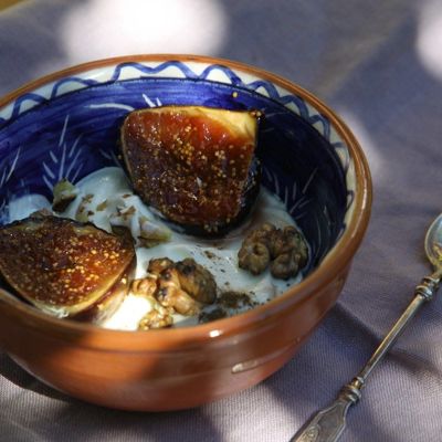 Карамелизированный инжир с греческим йогуртом