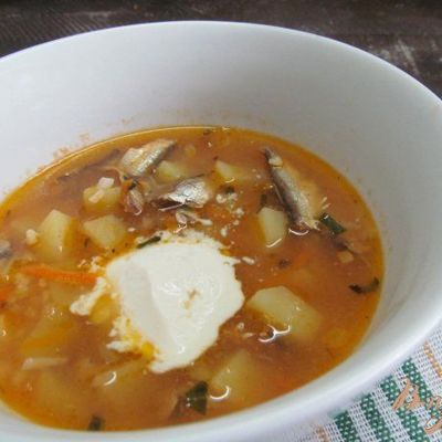 Суп с килькой в томате рисом и пшеном