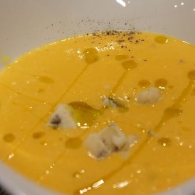 Суп-пюре из тыквы с мягким сыром