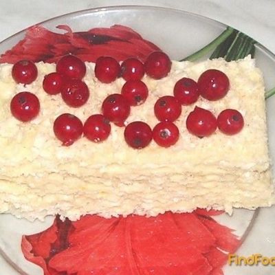 Вафельный торт с красной смородиной