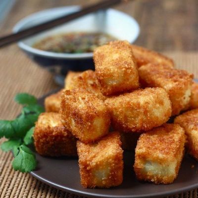 Соевый сыр тофу, жаренный на сковороде