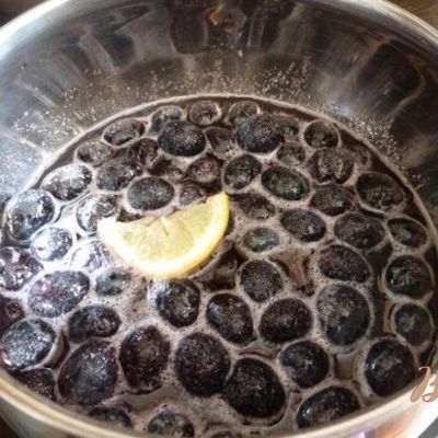 Варенье из черного винограда с лимоном