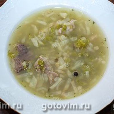 Гороховый суп на говяжьем бульоне с сельдереем