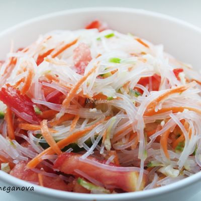 Нежный салат с фунчозой по-корейски