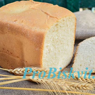 Вкусный белый хлеб в хлебопечке.