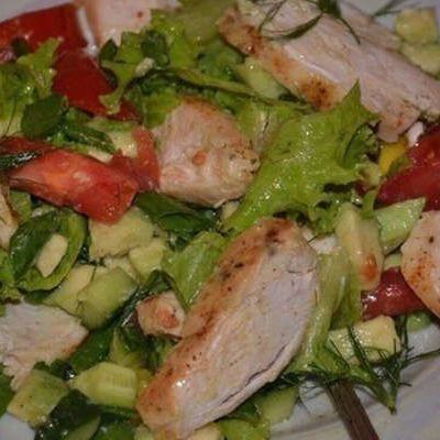 Легкий салат с курицей без майонеза