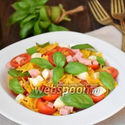 Итальянский салат с макаронами и ветчиной
